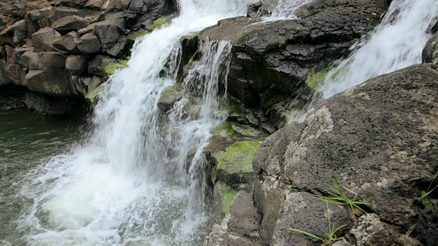 Hoopii Falls / Kapaa，考艾岛，夏威夷，美国视频素材