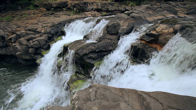 Hoopii Falls / Kapaa，考艾岛，夏威夷，美国视频素材