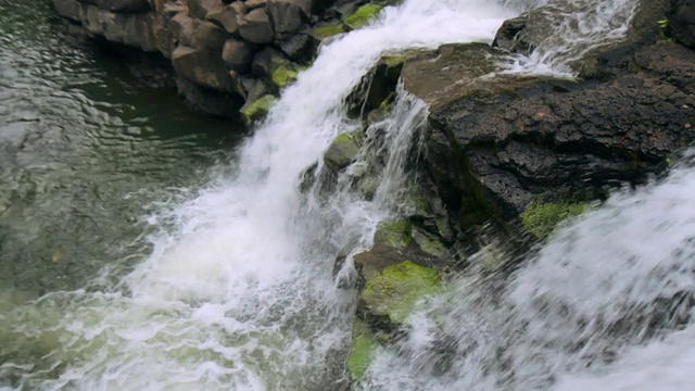 Hoopii Falls / Kapaa，考艾岛，夏威夷，美国视频素材