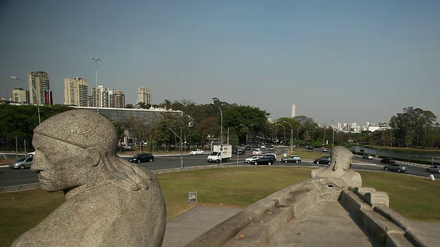 MS Estatua do Empurra雕像纪念碑班代拉潘/圣保罗，巴西视频素材