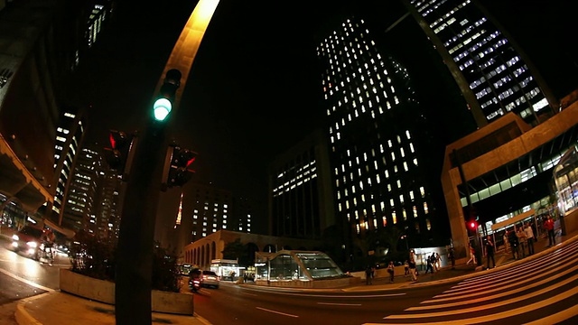 WS PAN Avenida Paulista Avenue at night /圣保罗，巴西视频素材