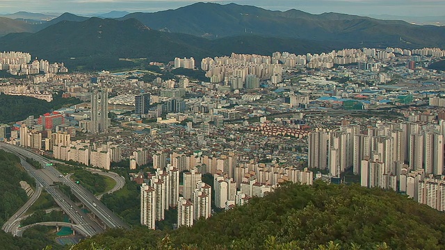 韩国京畿道安阳的夜景和环城公路视频素材