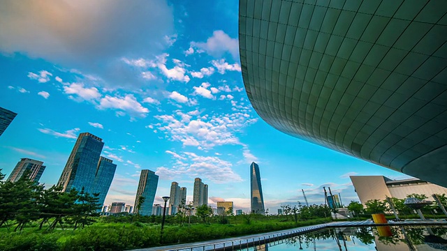 WS POV T/L View of Tri bowl in the New Songdo City (2009 Global Fair & Festival Incheon) /仁川，韩国视频素材