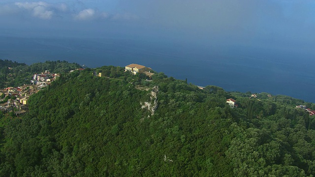 希腊，爱奥尼亚群岛，科孚岛，海洋为背景，凯瑟斯王座鸟瞰图视频素材