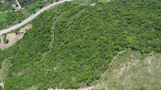 图为希腊伯罗奔尼撒半岛公路上的风景视频素材