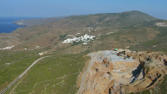 WS AERIAL TS ZI村庄pyrgos / Tinos, Cyclades，希腊视频素材