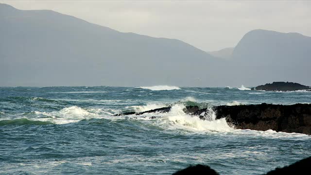 英国苏格兰哈里斯岛，波浪起伏的山丘视频素材