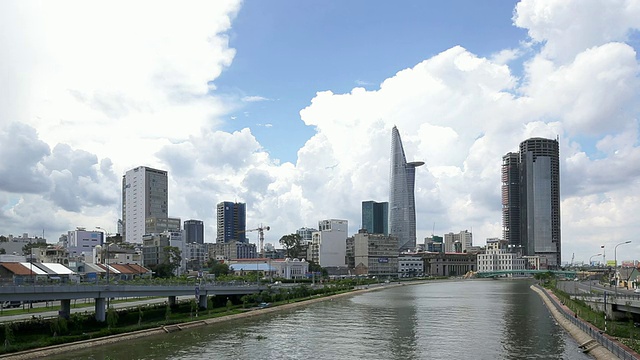 胡志明市和运河的WS Skyline /泉1号，胡志明市，越南视频素材