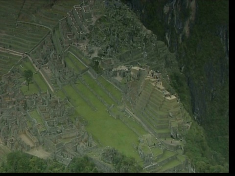 翻山越岭到秘鲁的马丘比丘视频素材