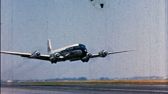 1950年，泛美联合航空公司飞机起飞/工业视频素材