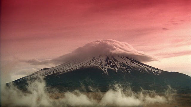 时间流逝云在富士山/日本/滤镜视频素材