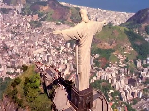 里约热内卢里约热内卢上空的空中基督雕像(Corcovado)视频素材