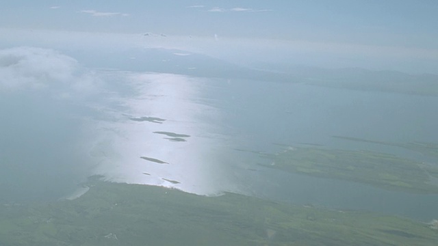 从空中俯瞰苏格兰阿盖尔湖视频素材