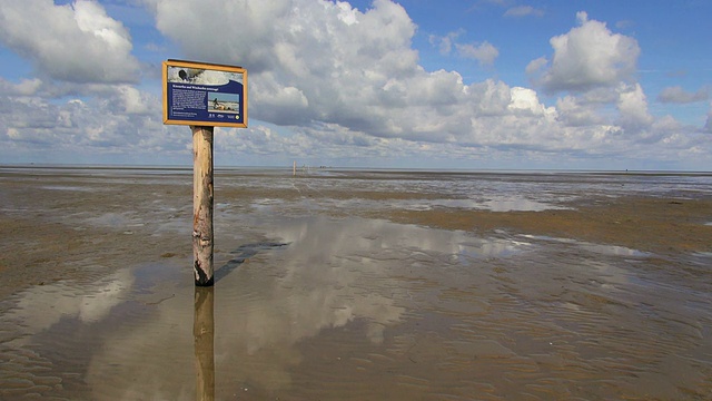 Wadden Sea和招牌，北海北弗里斯兰/韦斯特赫弗，石勒苏益格荷尔斯泰因，德国视频素材