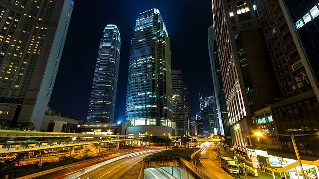 T/L WS ZO香港城市夜间交通/中国香港视频素材