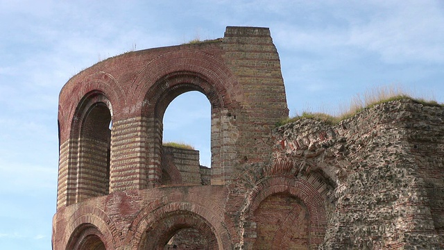 MS Shot of Kaiserthermen / Trier，莱茵兰-普法尔茨，德国视频素材