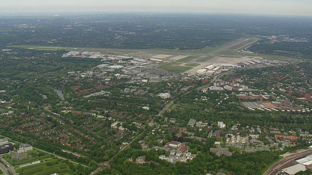 德国汉莎航空技术公司的WS架空悬挂器，用于机场和跑道视频素材