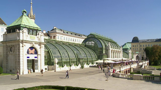 Palmenhaus (Palm House)位于维也纳霍夫堡宫视频素材