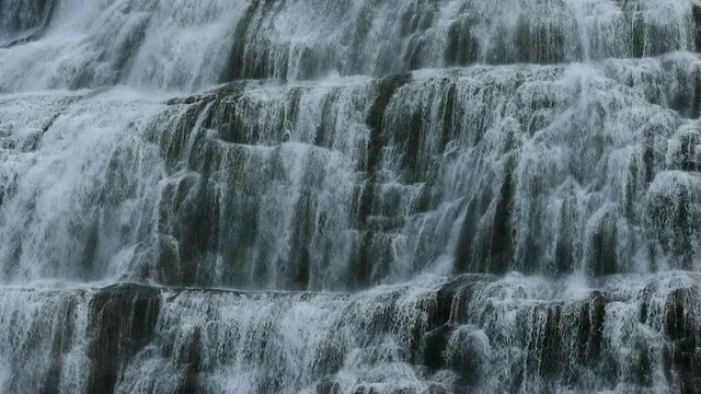 冰岛Fjallfoss瀑布，近景。视频素材