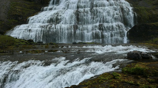 冰岛的Fjallfoss瀑布视频素材