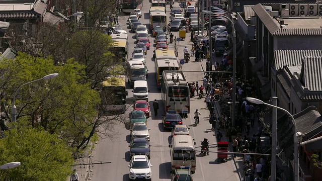 胡同，街道，交通，公交车站，树木，中国北京视频素材