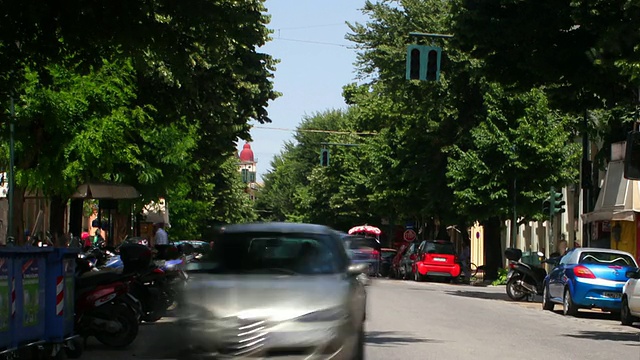 科孚镇繁忙道路交通的时间跨度视频素材