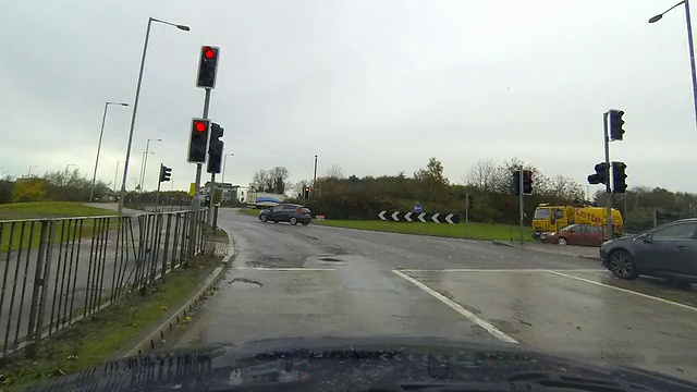 间隔拍摄。雨天的公路运输。视频素材