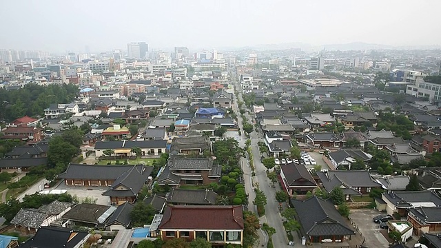 全州韩屋村(超过900间传统韩屋)包括文化中心、公园、博物馆等视频素材