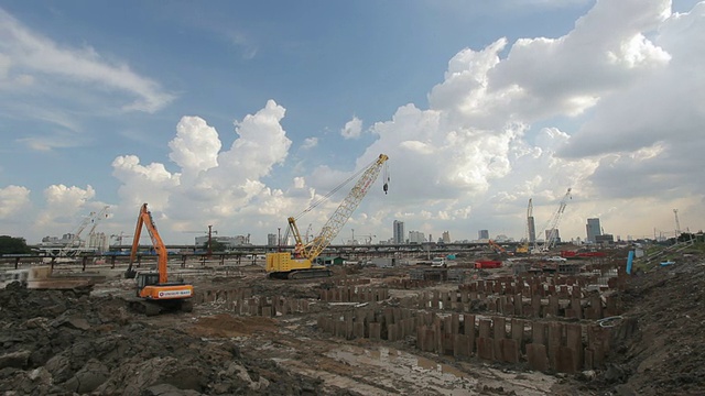 建筑工地。新大楼的建造。建筑起重机。视频素材