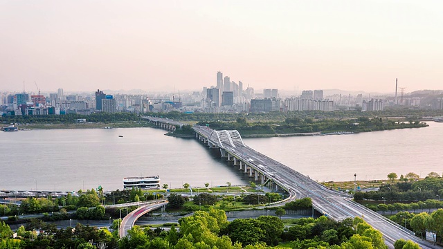 从杨花大洋洲大桥和汉江俯瞰木洞视频素材