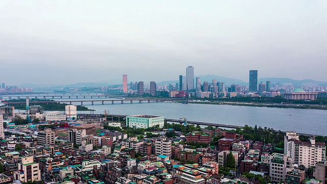 从麻坡地区到汉江的汝矣岛白天到晚上的景色视频素材