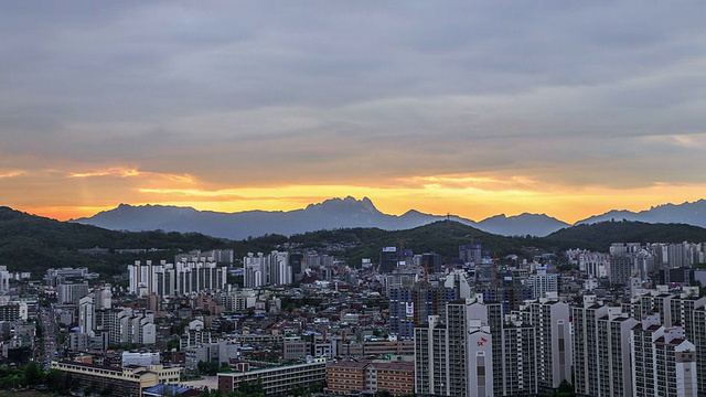 日落与首尔的城市景观视频素材