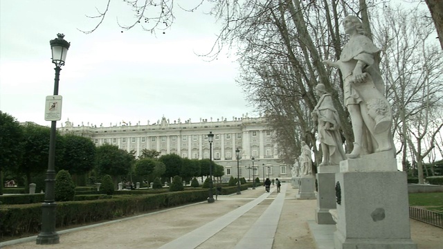 Palacio Real/Royal Palace的广角镜头视频素材