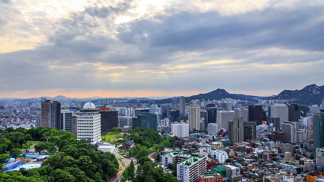 首尔市区阴天的景象视频素材