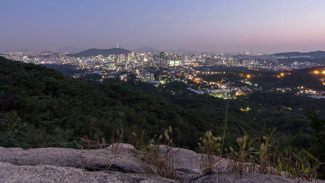 从北卡山到市中心的日落到夜景视频素材