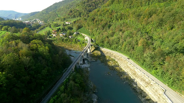 空中桥梁和沿河道路视频素材