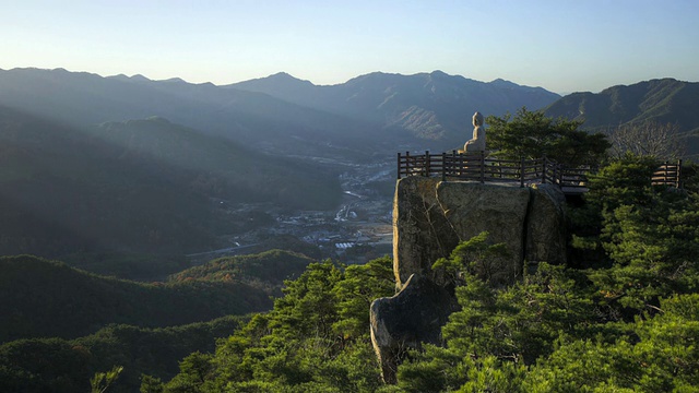 花王山关龙沙寺(国宝)大佛石雕观景视频素材