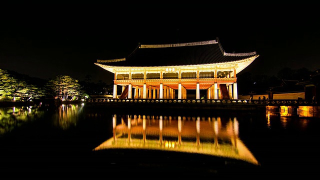 京福宫(朝鲜王朝建造的宫殿)庆会宫夜景视频素材