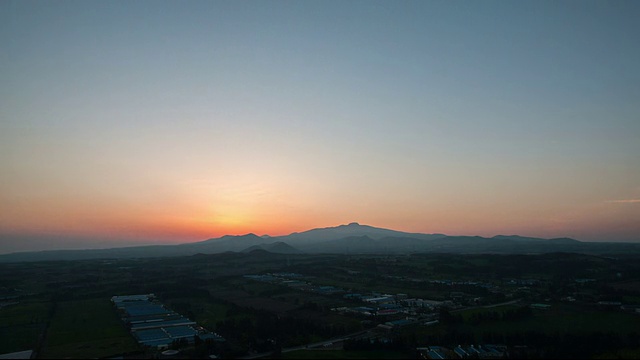 济州岛的火山锥体的日出视频素材