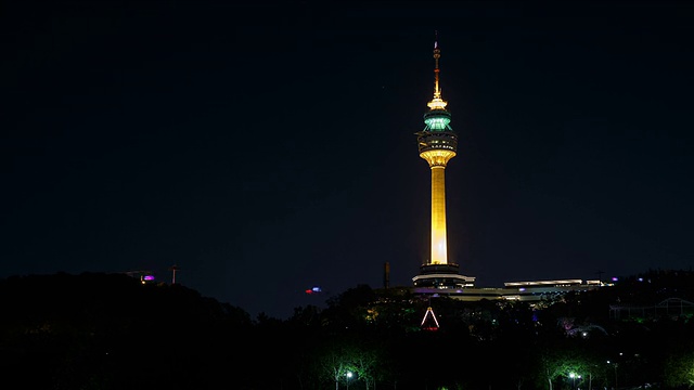 吴邦塔及缆车夜景视频素材