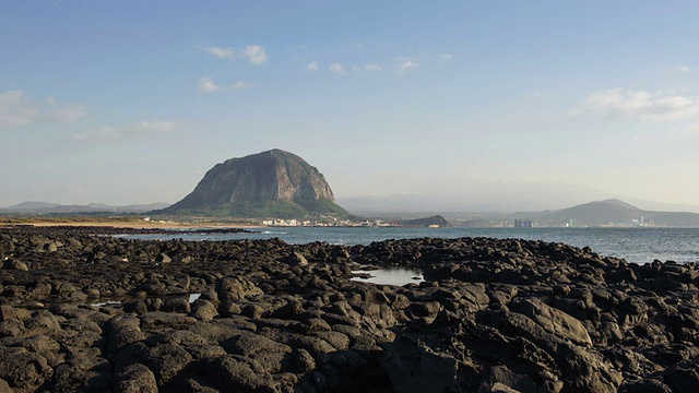 三帮三山和玄武岩海滩景色视频素材