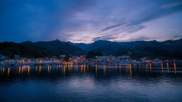 韩国庆尚北道乌良岛，东坑港附近的村庄，夕阳西下视频素材