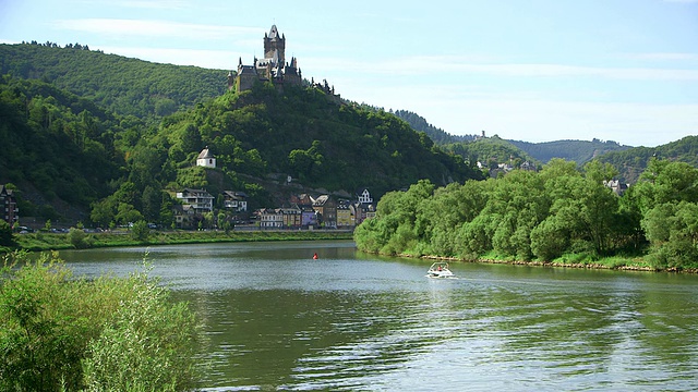 德国莱茵兰-普法尔茨摩泽尔山谷Reichsburg Castle / cochem的WS View of cochem视频素材