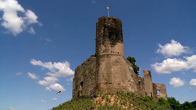 MS LA PAN Landshut Castle / Bernkastel Kues，摩泽尔谷，莱茵兰-普法尔茨，德国视频素材