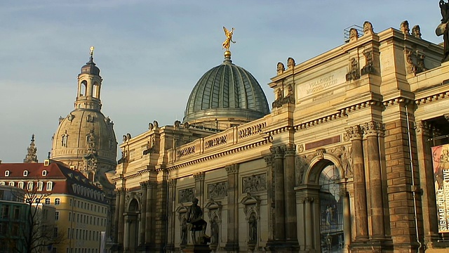 MS Shot of Albertinum, Bruhlsche Terrasse /德累斯顿，萨克森，德国视频素材