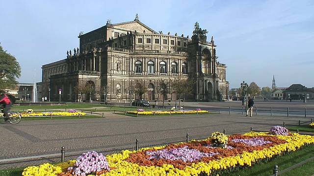 剧院广场和Semperoper /德累斯顿，萨克森，德国视频素材