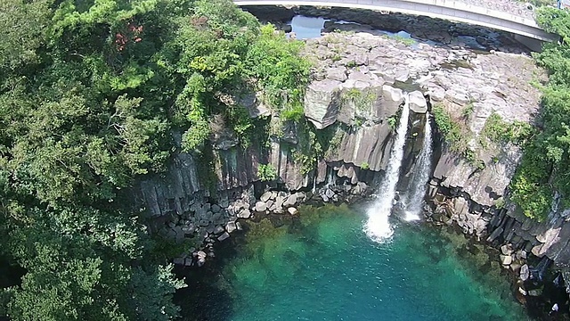 天池浦的湖景(瀑布)视频素材