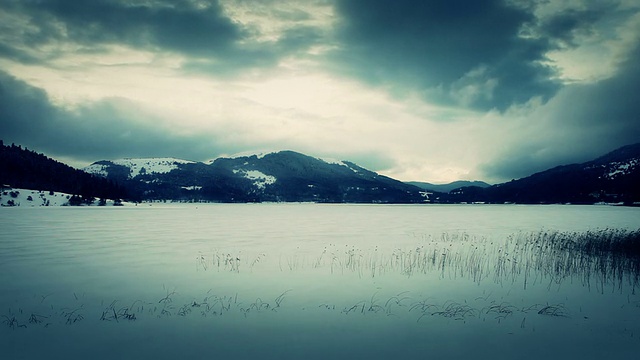 高清:下雪的冬天的风景视频素材