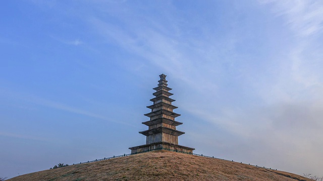 塔平里村的塔平宫石塔(韩国国宝6号)视频素材