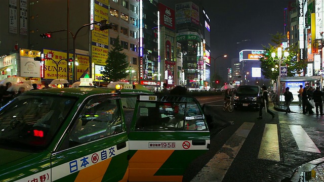 新宿在晚上视频素材